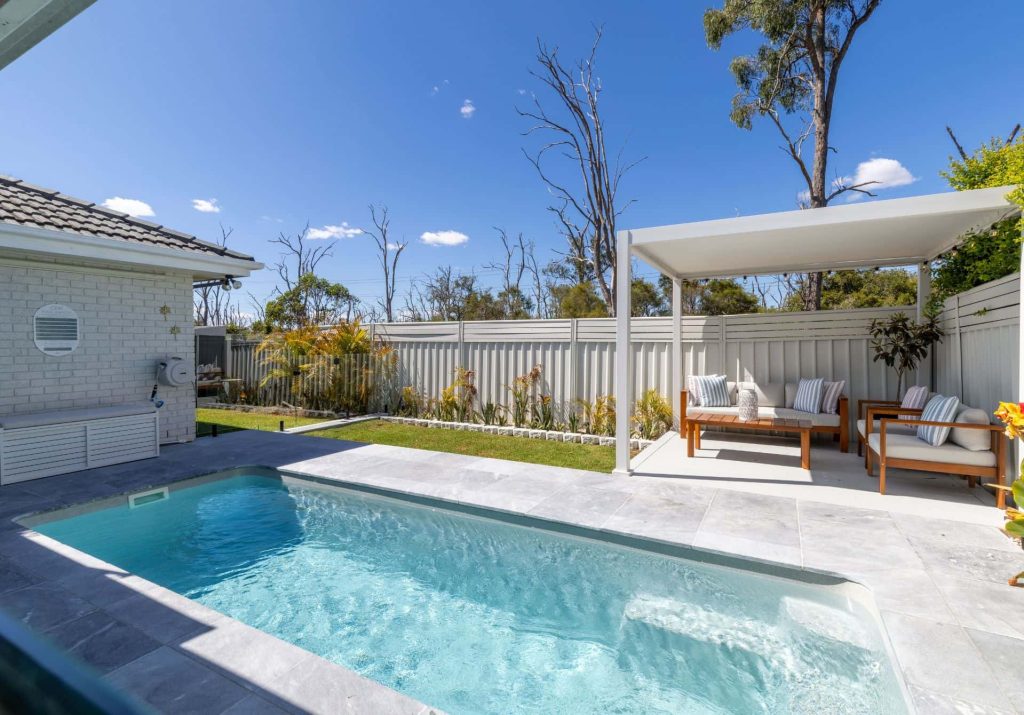 Tranquility Pools Cleo 5 Quartz Grey