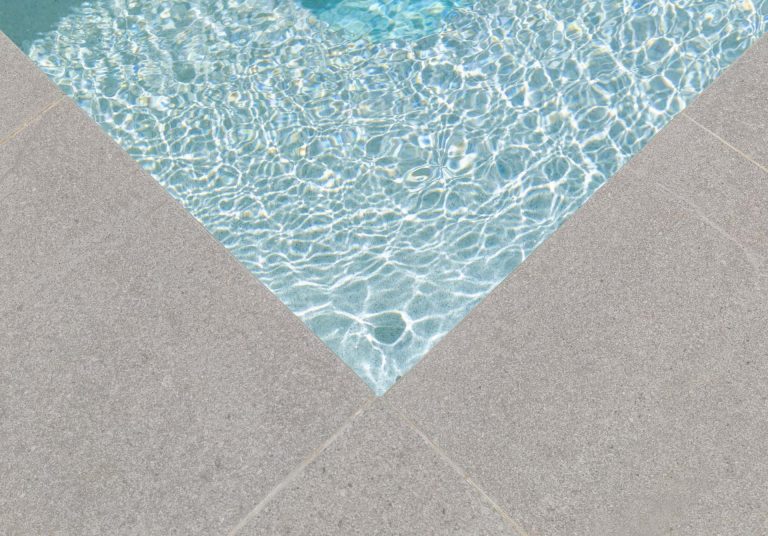 Tranquility Pools Entertainer 7 Quartz Grey